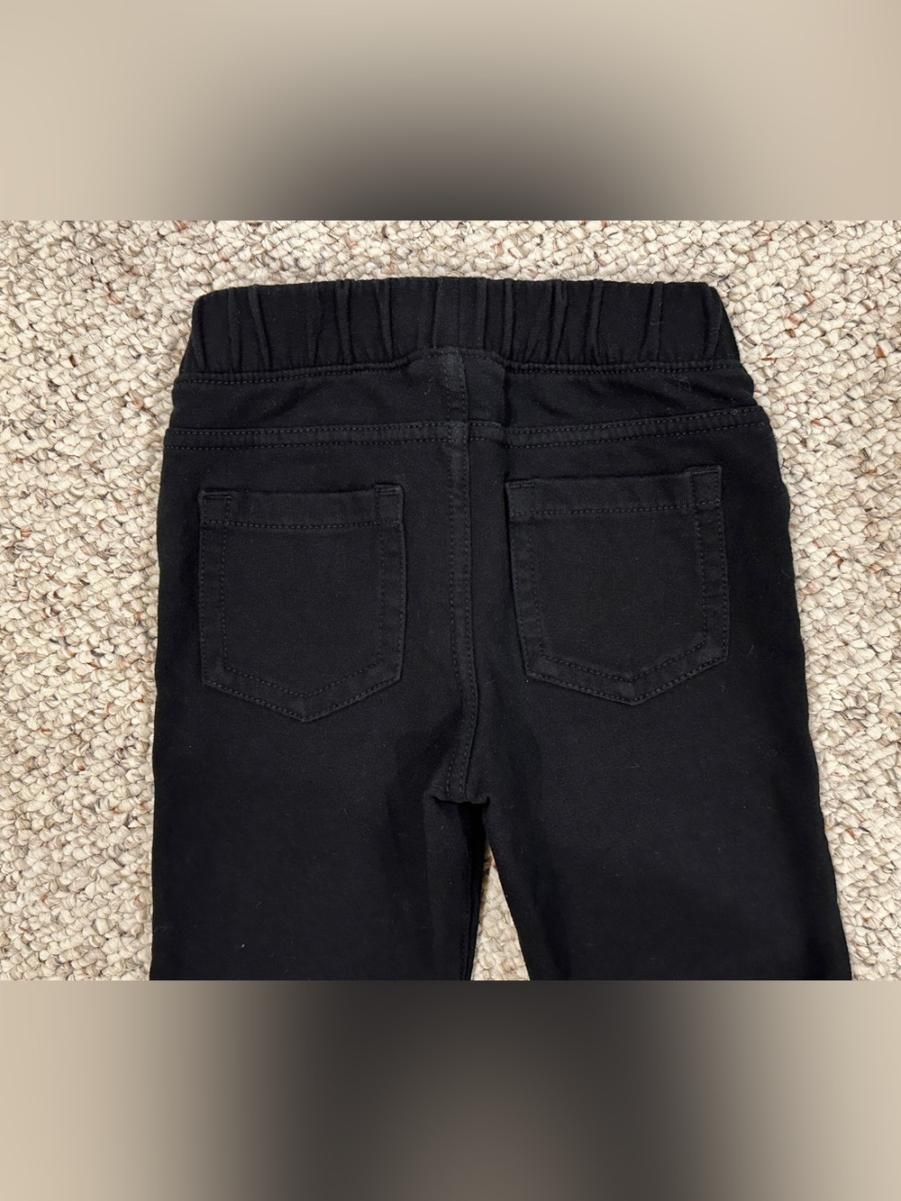 Bundle of 4 pairs of leggings for girls. Size 4T - Picture 11 of 12
